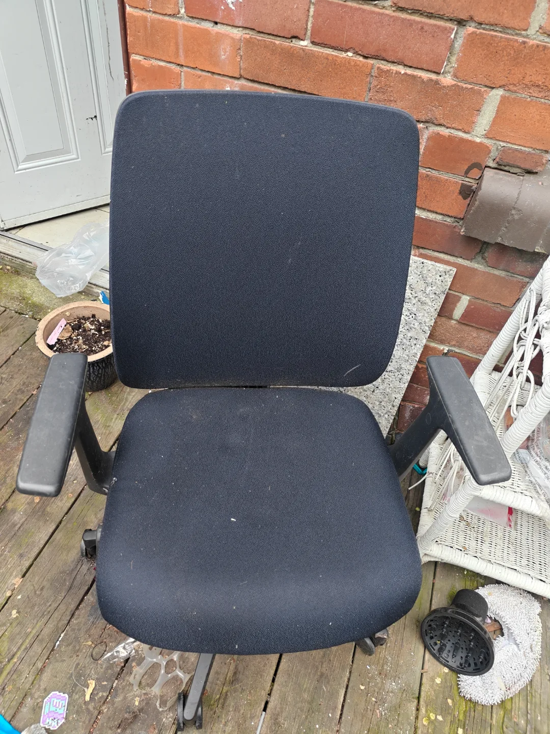 Used Black Office Chair thumbnail