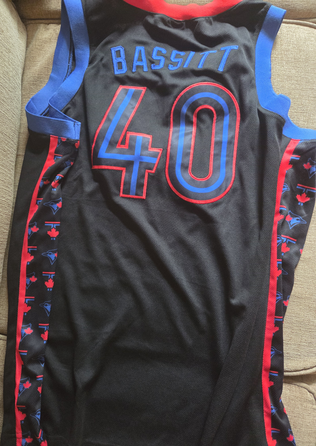 Toronto Blue Jays Bassitt #40 Jersey - Size XL - photo 2
