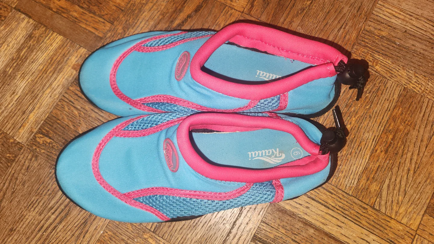 Kauai Girls' Size 9 Water Shoes thumbnail