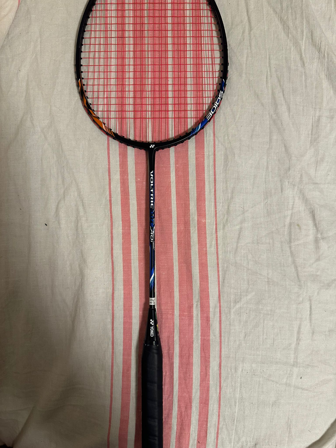 Yonex Voltic Lite 40 i Badminton Racquet