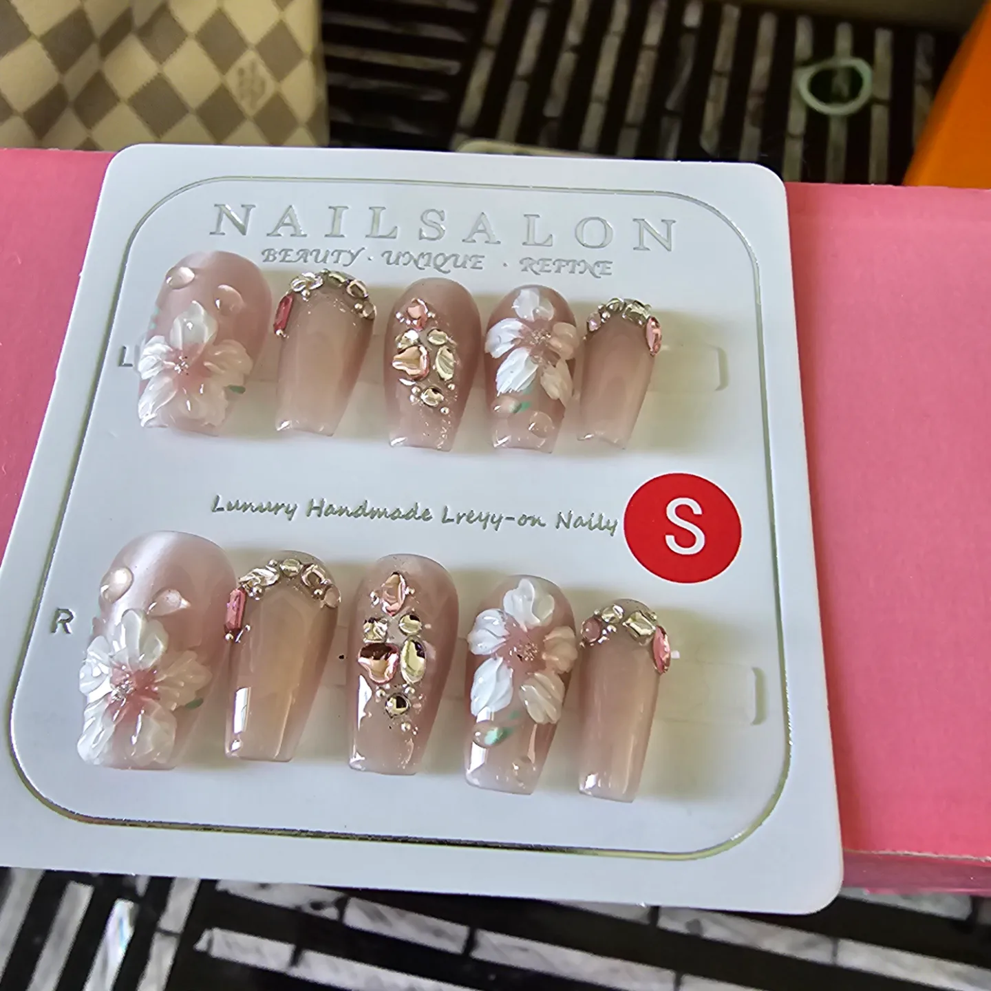 Luxury Handmade Press-on Nails thumbnail