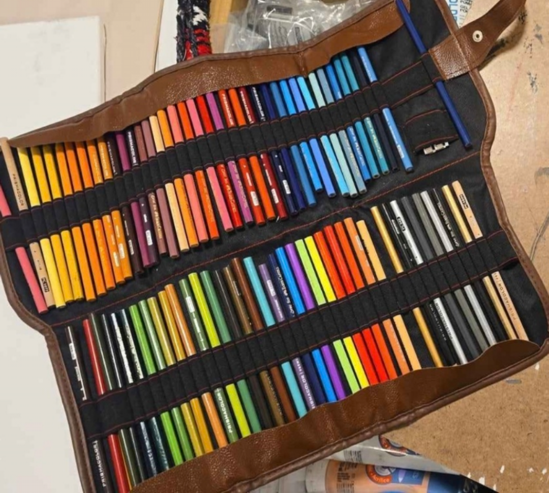72 Coloured Pencil Set, Roll-Up Case, Graphite, Charcoal Pencils