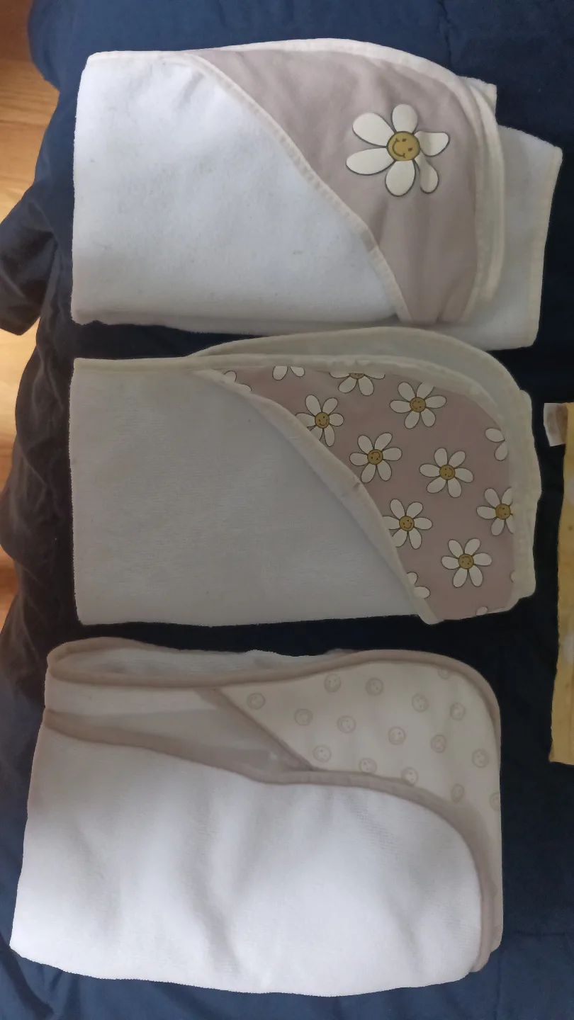 3 hooded towels thumbnail