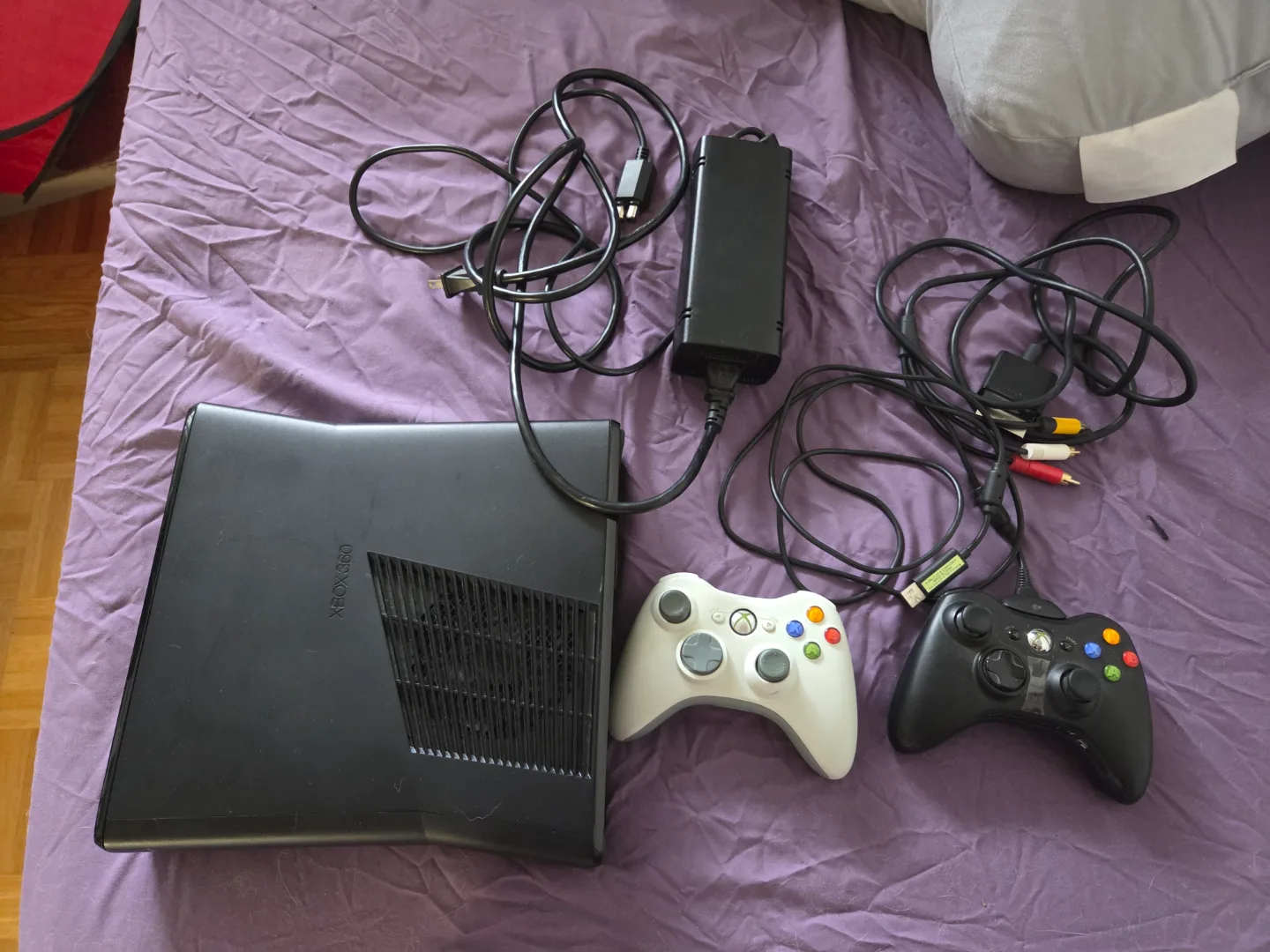 Xbox 360 Console with Games and Accessories image indicator(4)