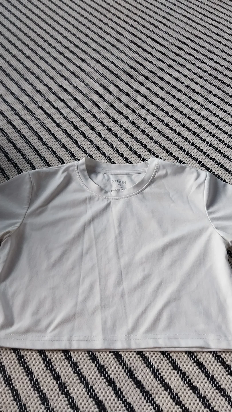 SHEIN White XS T-shirt thumbnail
