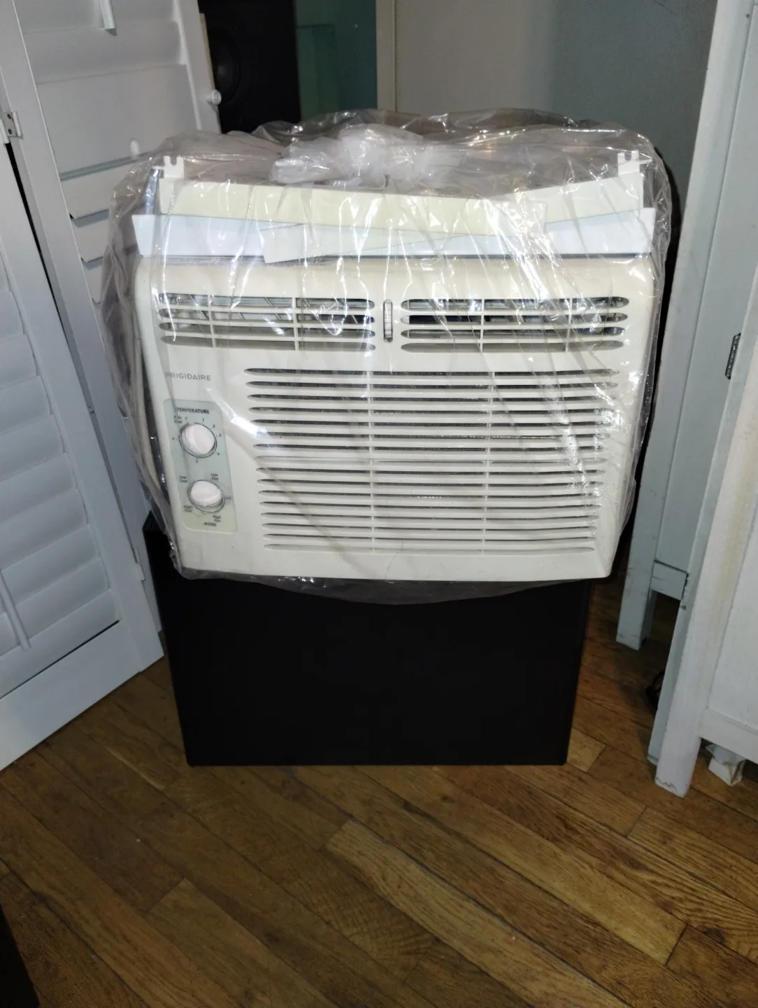 FRIGIDAIRE AIR CONDITIONER thumbnail