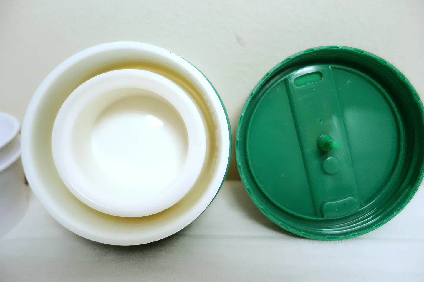 NEW FRIENDS Central Perk 12oz Collapsible Silicone Travel Mug image indicator(4)