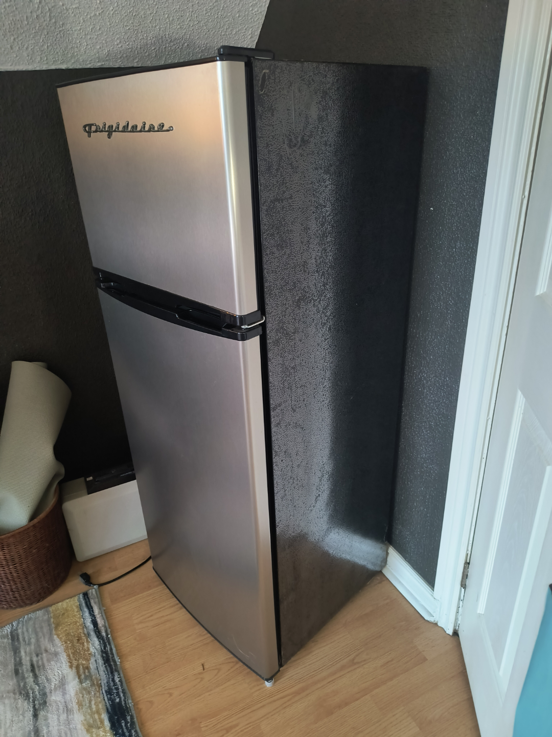 Frigidaire Top Freezer Refrigerator