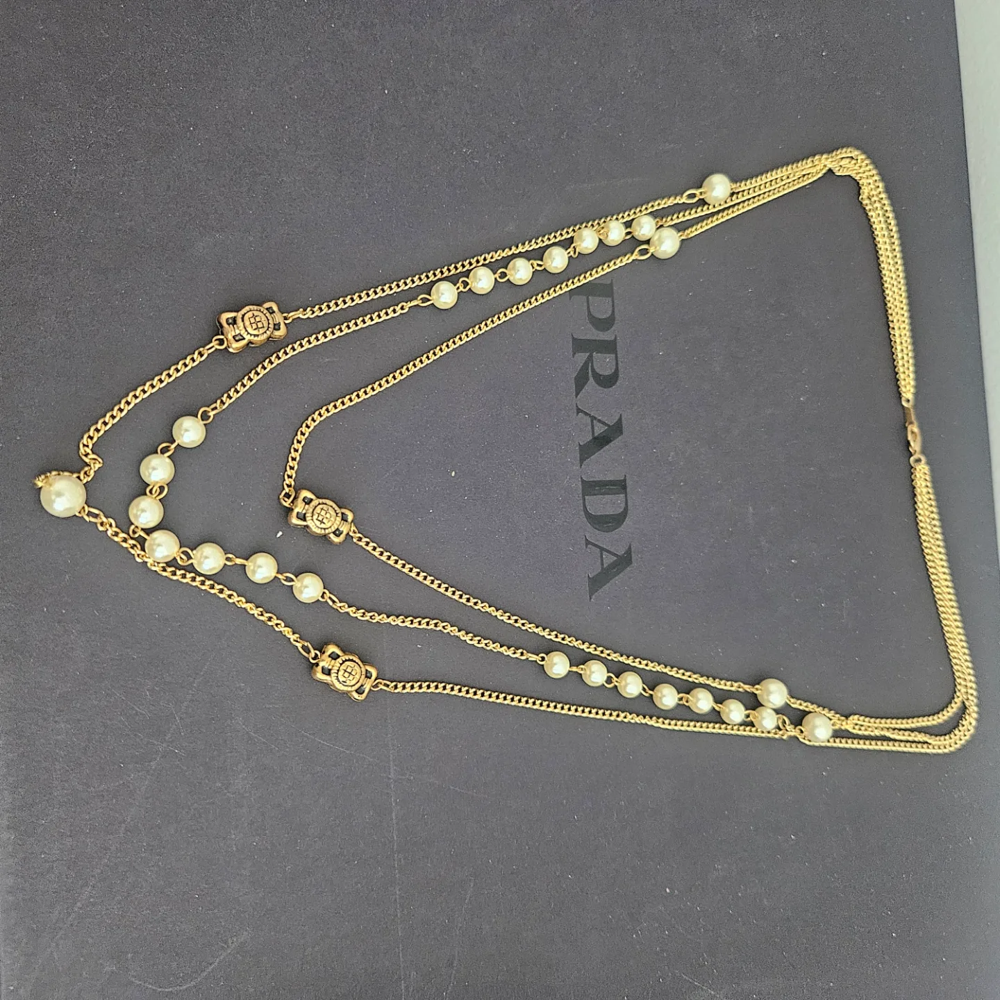 Gold Tone Necklace and Bracelet Set image indicator(3)