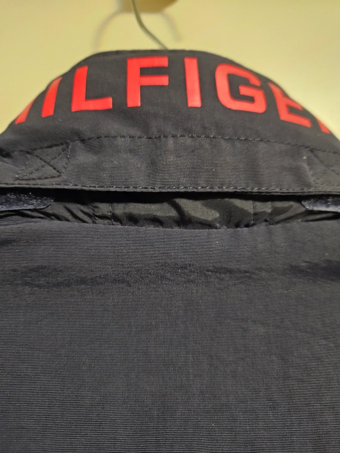 🏒 Tommy Hilfiger Spring Jacket - Size XL Youth image indicator(3)