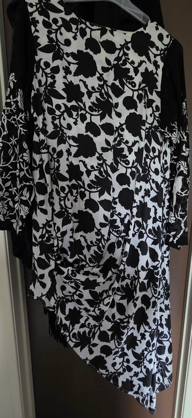 Limelight Women's Black and White Floral Asymmetrical Top thumbnail
