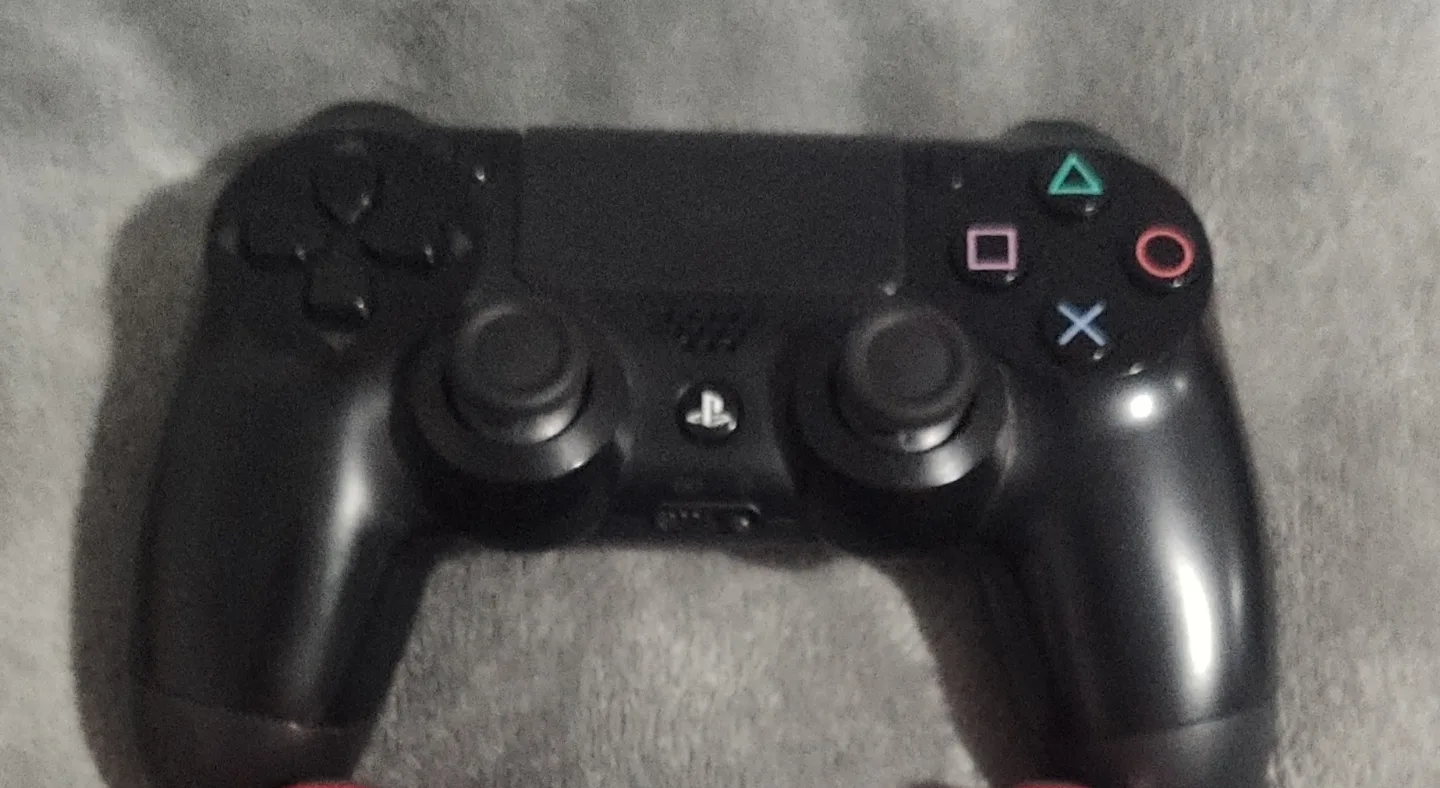 PlayStation 4 pro Bundle - Console, Games, Controllers & VR image indicator(3)