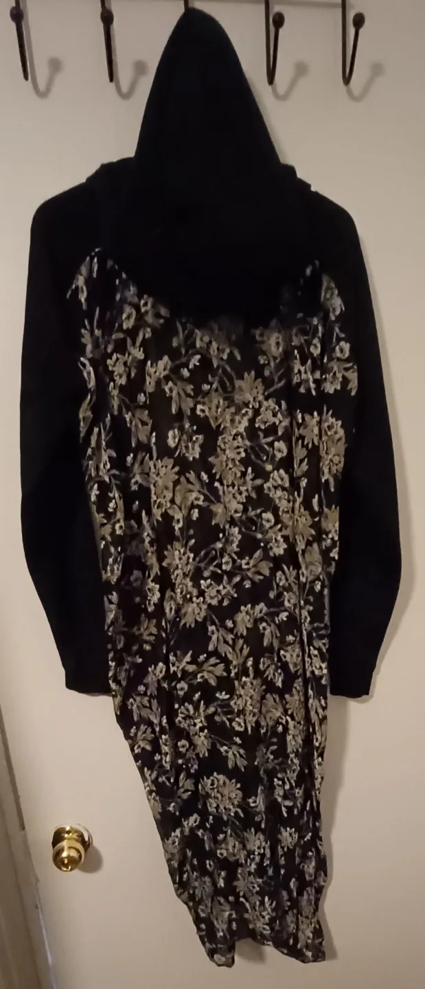Unique Hooded Floral Cover-up image indicator(4)