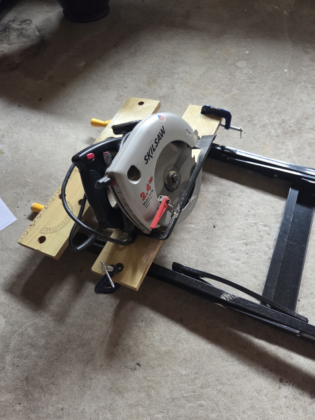 Skilsaw 7-1/4" Circular Saw with Stand - photo 2