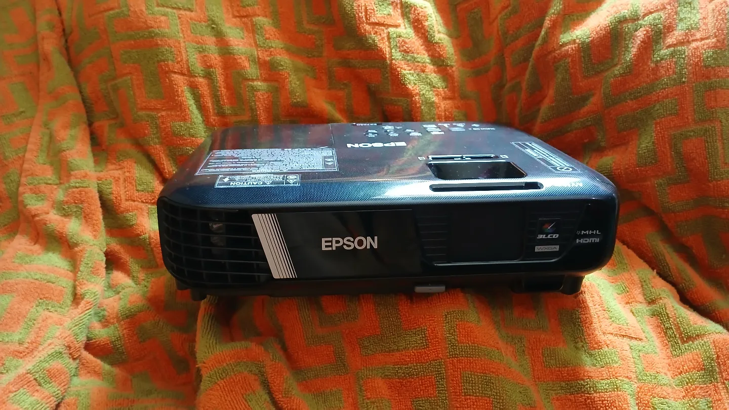 Epson EX7240 Projector with Remote and Carry Case image indicator(2)