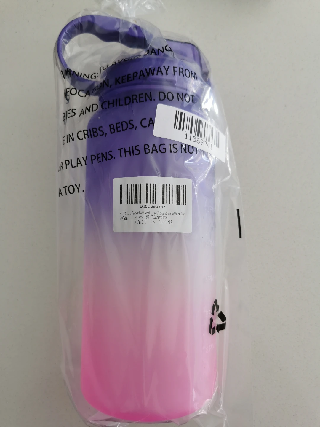 YUNYU 64 oz Motivational Water Bottle - Pink and Purple