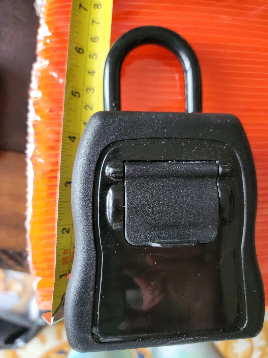 Key Lock boxes. 1 left. image indicator(4)