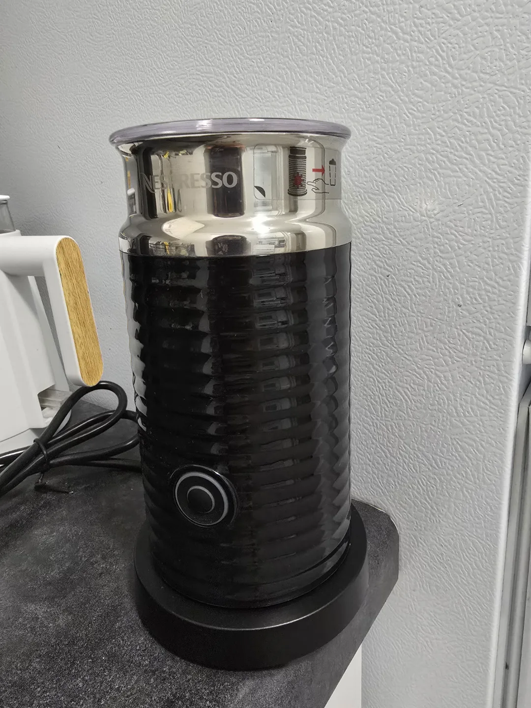 Nespresso Aeroccino Milk Frother Black thumbnail