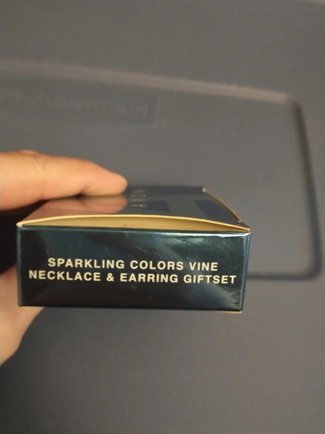 NIB!! VINTAGE AVON SPARKLING COLORS VINE JEWELRY SET. image indicator(2)