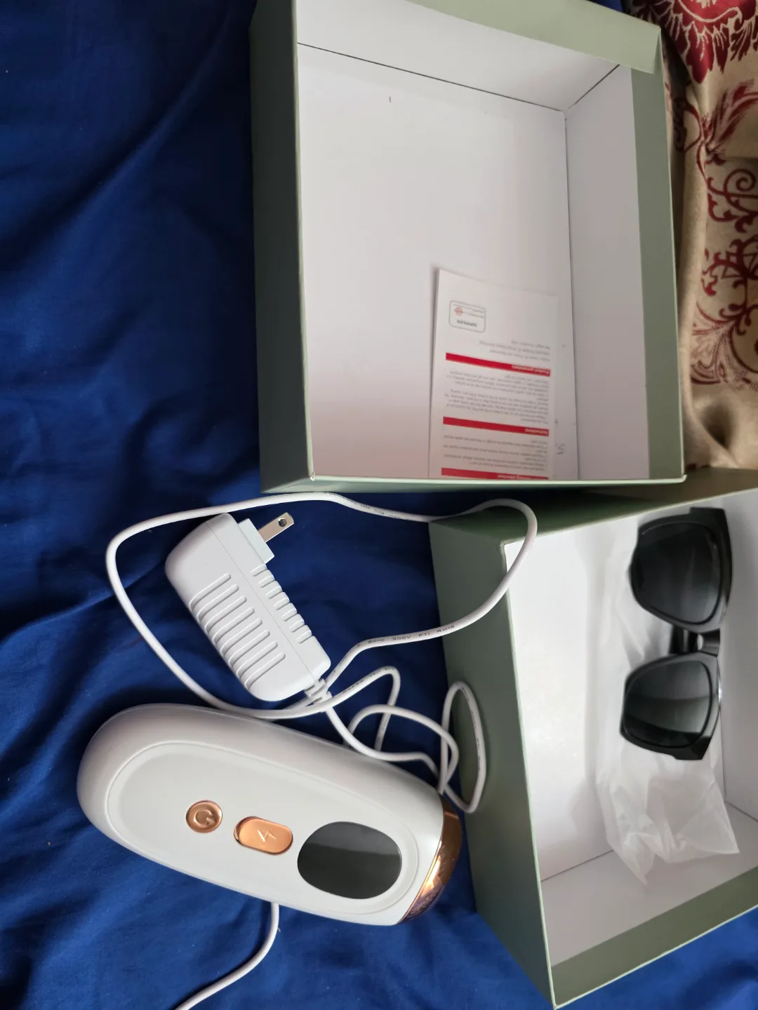 IPL Hair Removal device with Accessories image indicator(2)