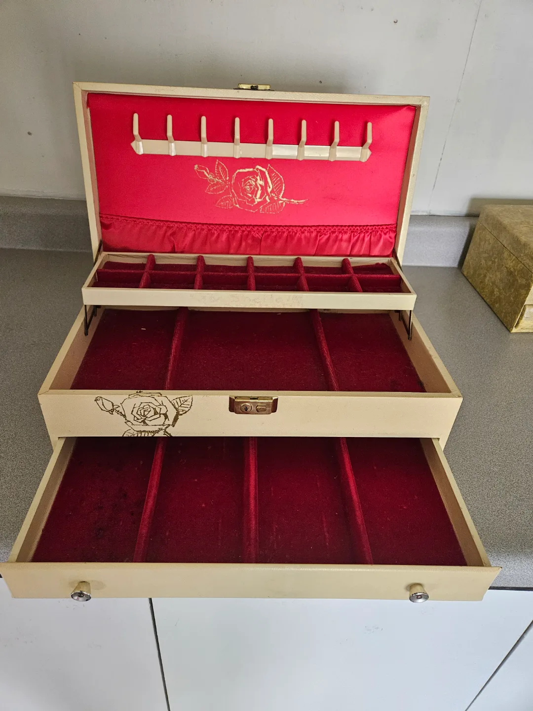 Vintage Two-Tier Jewelry Box with Rose Design thumbnail