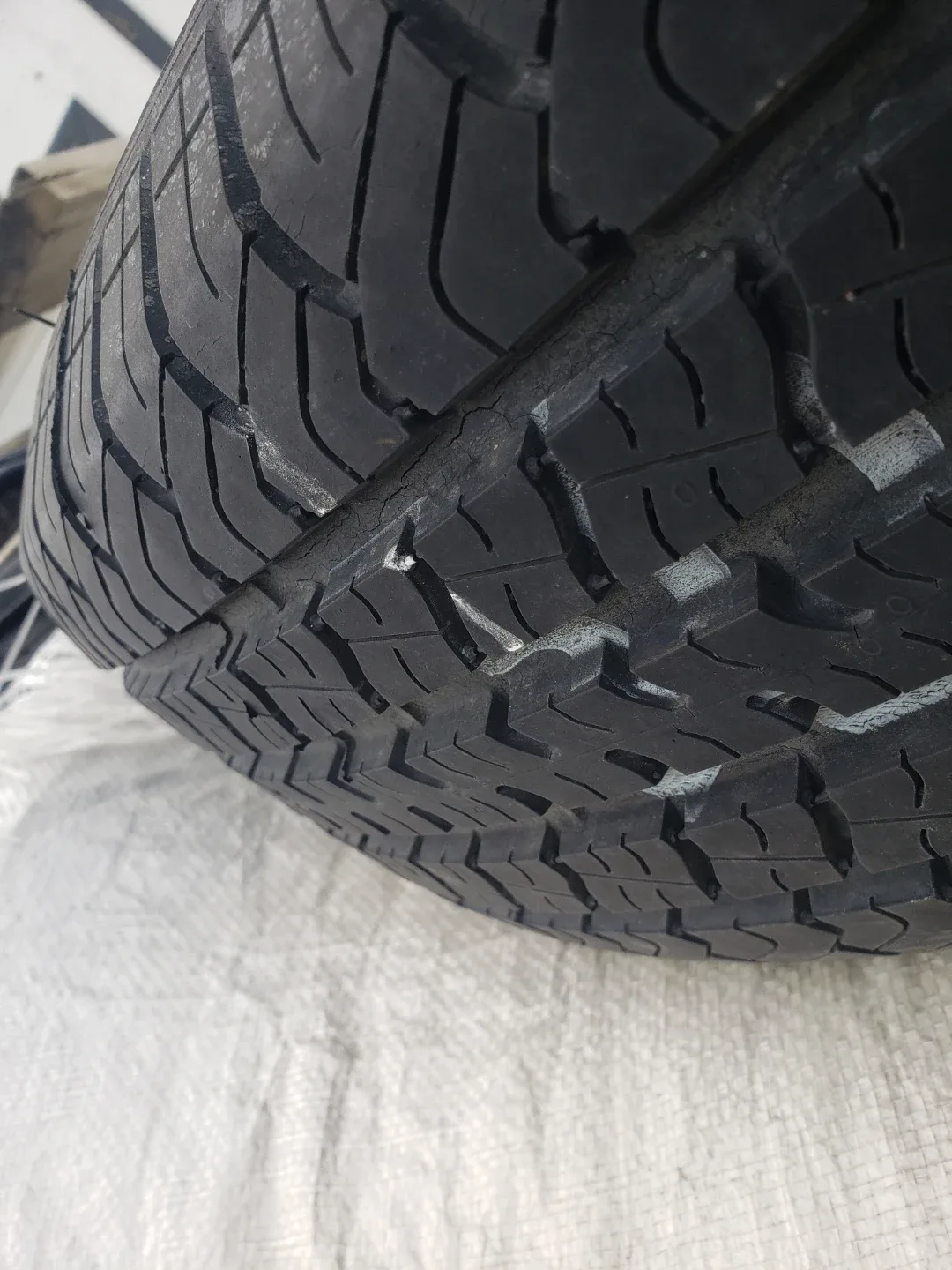 Used 235/75R16 Uniroyal Laredo Tire and Rim image indicator(4)