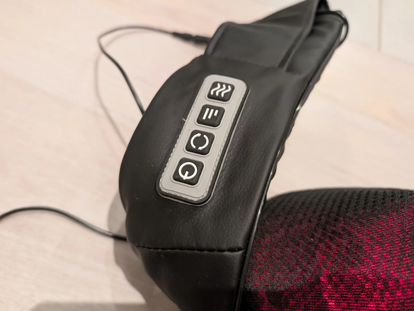 Nekteck Shiatsu Back Neck Deep Kneading Massager with Heat image indicator(2)