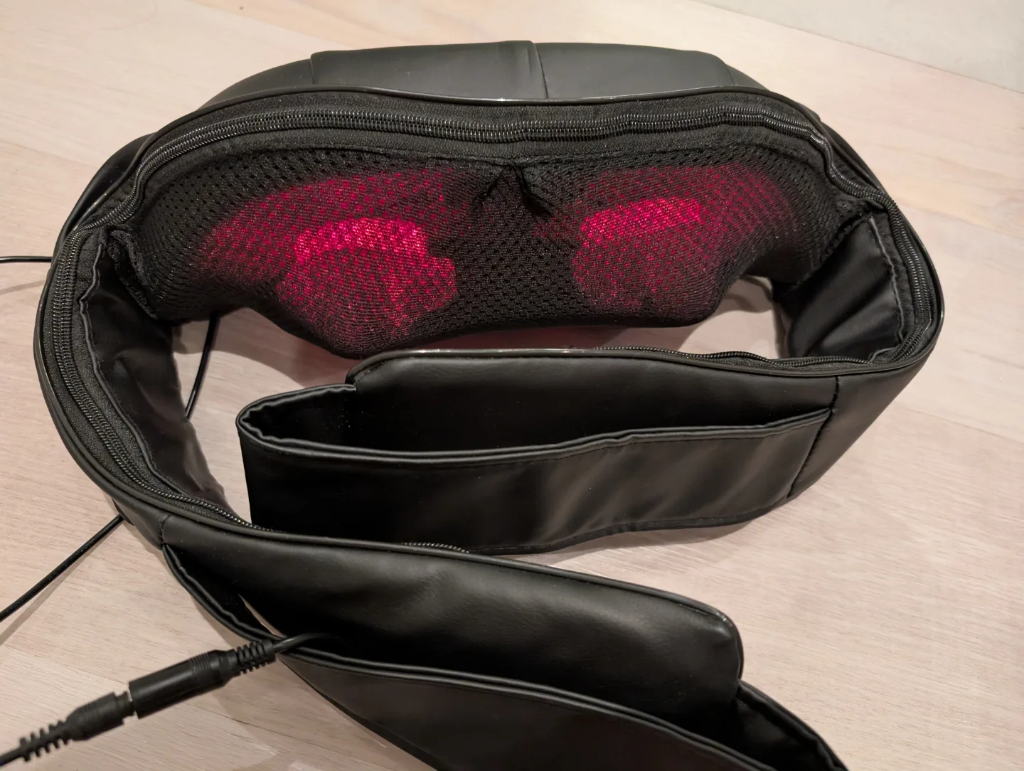 Nekteck Shiatsu Back Neck Deep Kneading Massager with Heat image indicator(3)