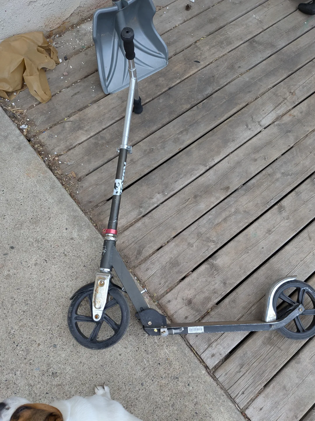 Kids' Scooters - Lot of 4 two are electric image indicator(2)