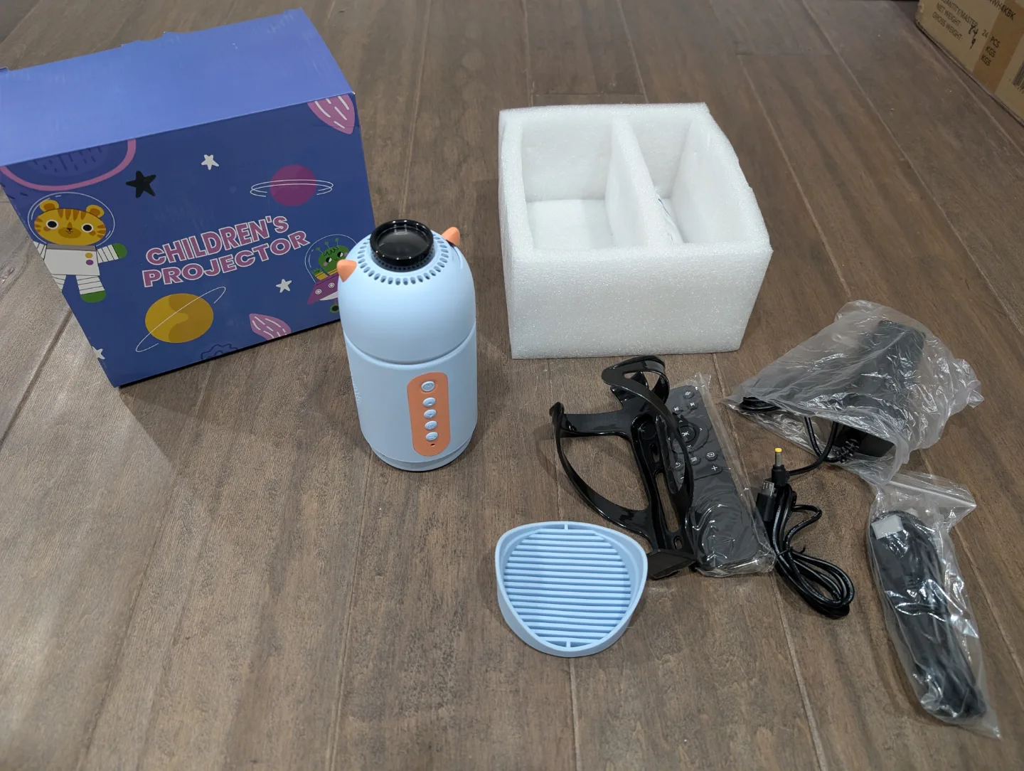 Kids Projector, Portable Mini Projector with Stand, Remote image indicator(5)