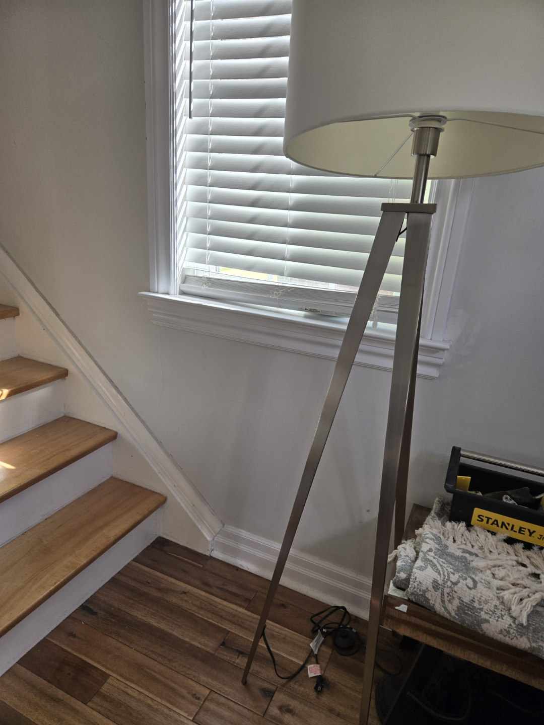 Tripod Floor Lamp with White Shade (Structube) - photo 2