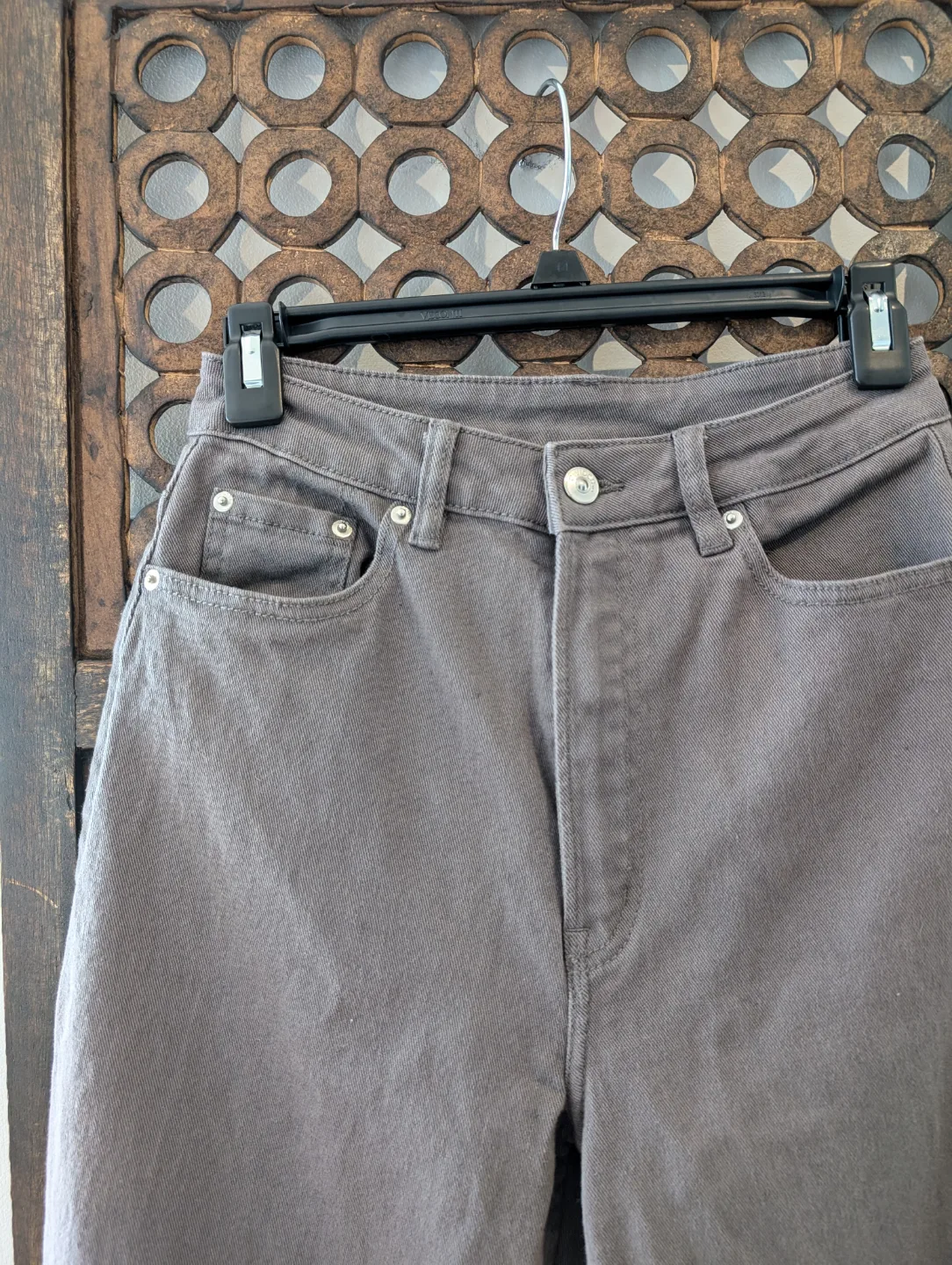 H&M High-Waist Grey Jeans image indicator(2)