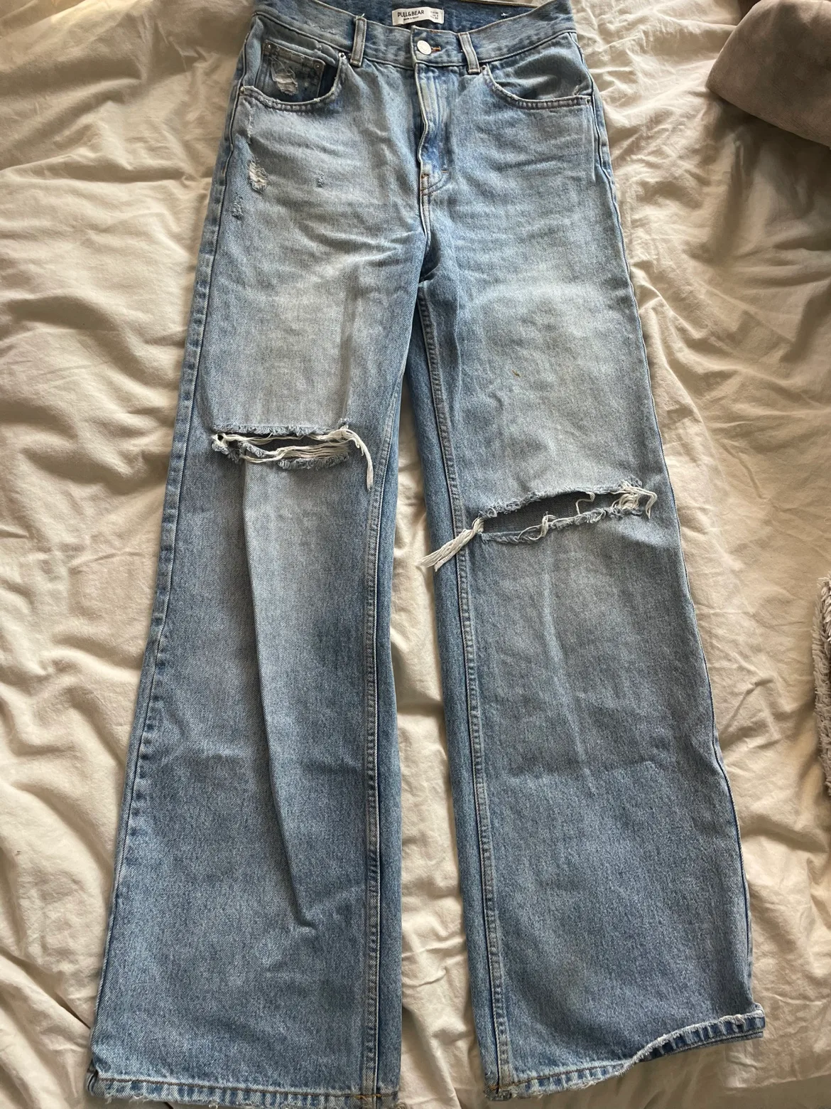 Pull and Bear Ripped Jeans thumbnail