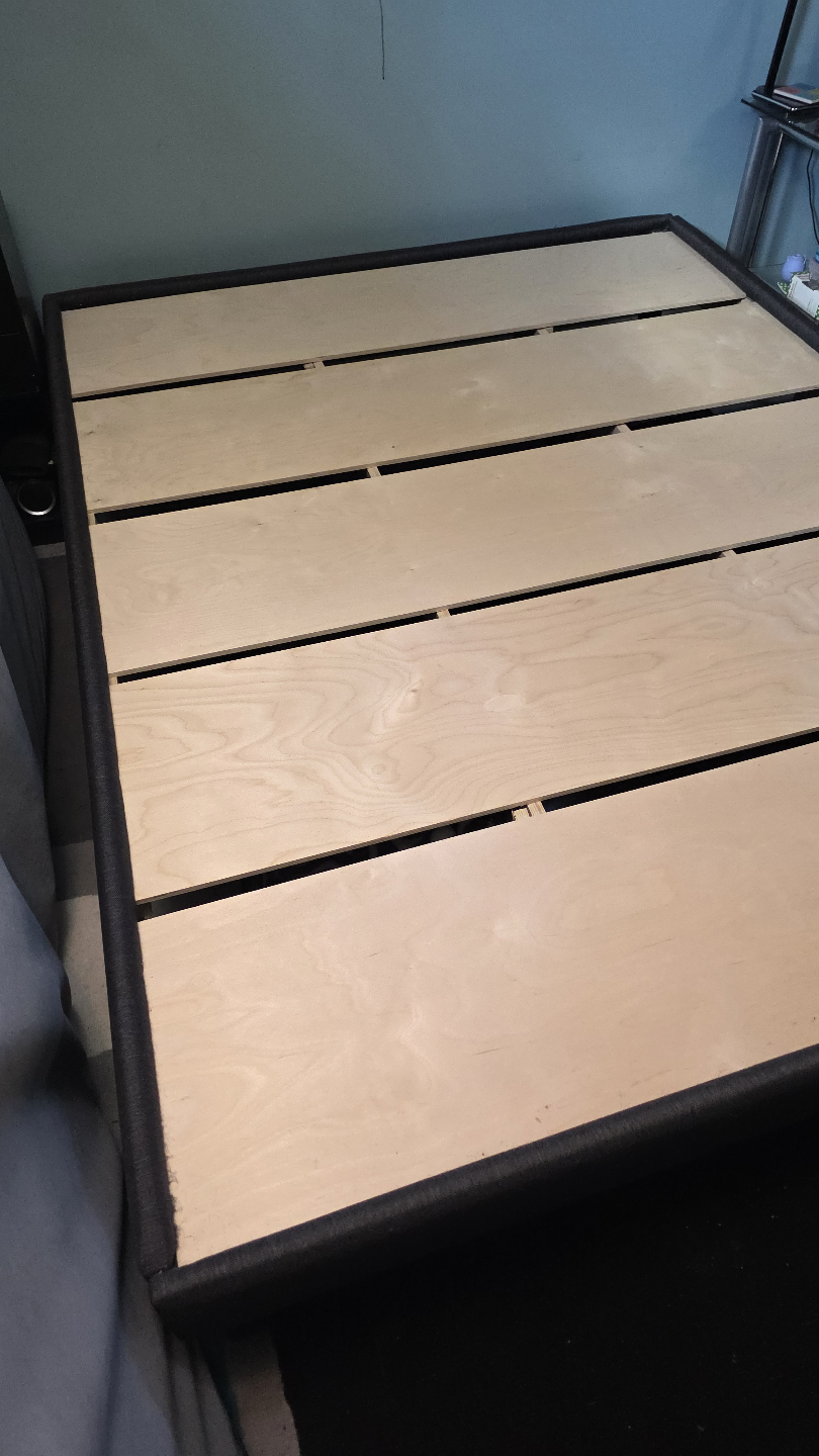 Queen-size platform bed frame - photo 5