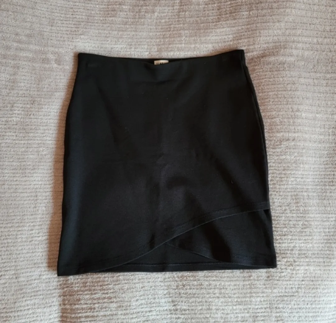 Aritzia Sunday Best Primrose Skirt image indicator(3)
