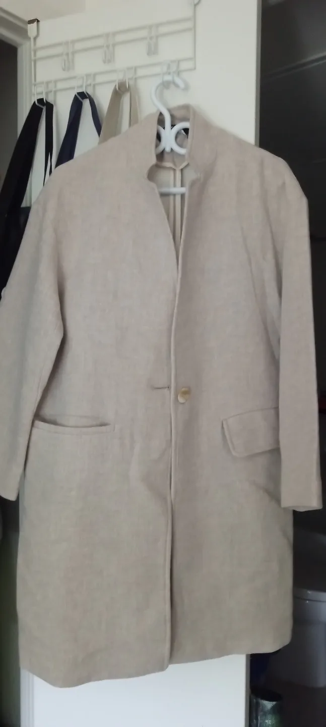 Branch New coat/jacket $10, offer low cost for buyer keep it. image indicator(2)