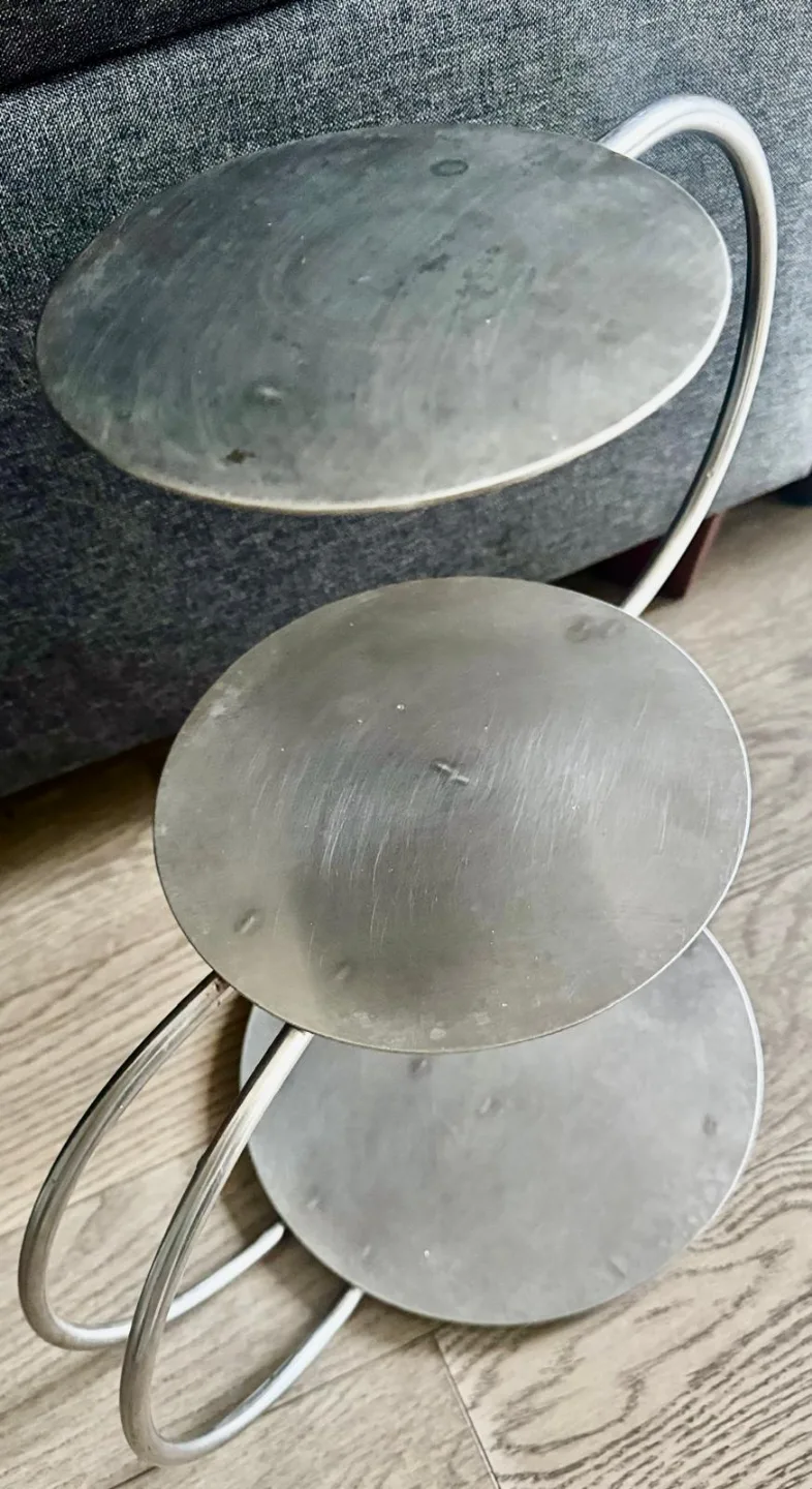 Three-Tiered Metal Cake or Serving Stand image indicator(4)