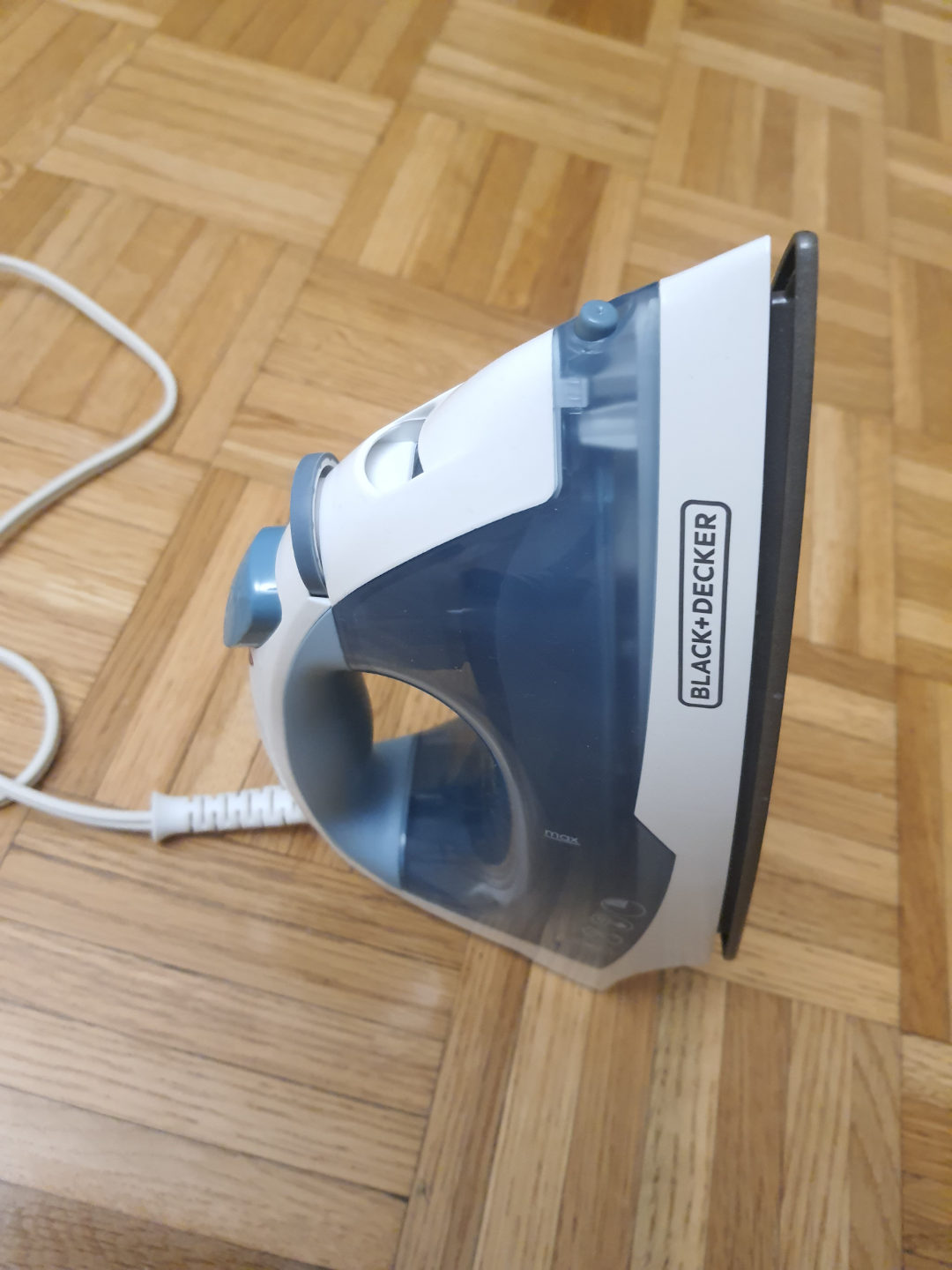 Black+Decker Easy Steam Nonstick Iron