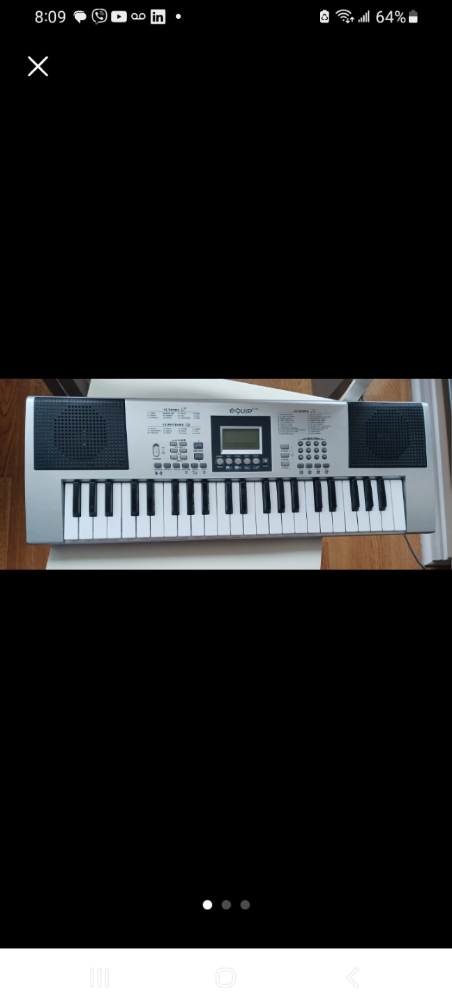 eQuip 61-Key Electronic Keyboard #freecycle - photo 3