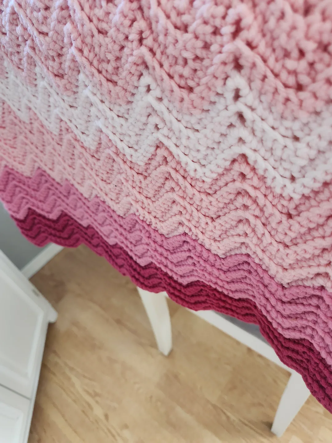 Handmade Chevron Baby Blanket image indicator(2)