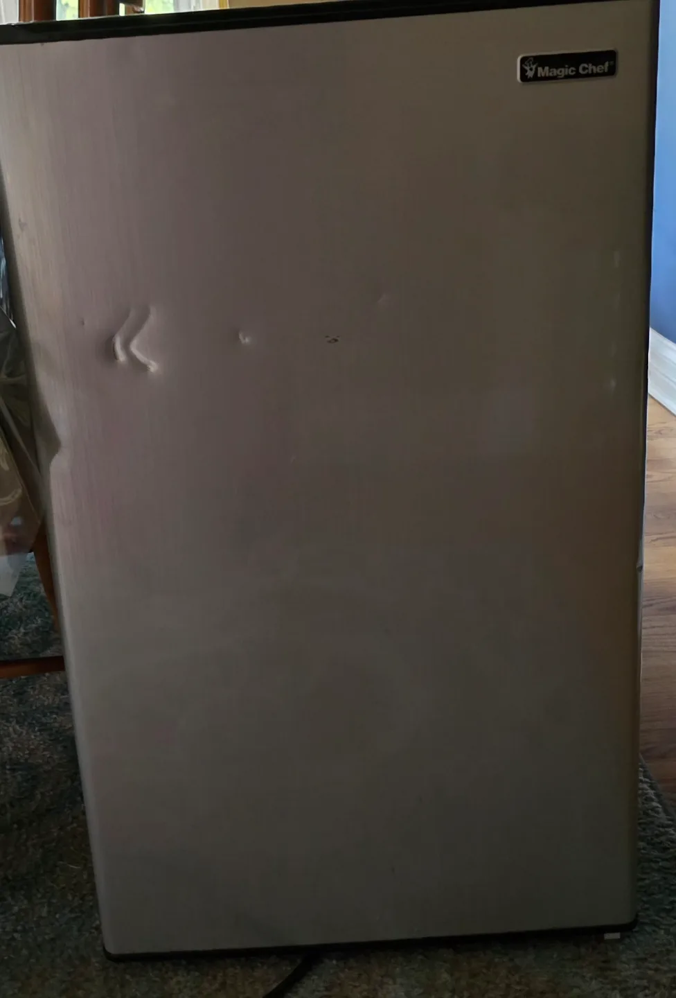 Magic Chef Mini Refrigerator thumbnail