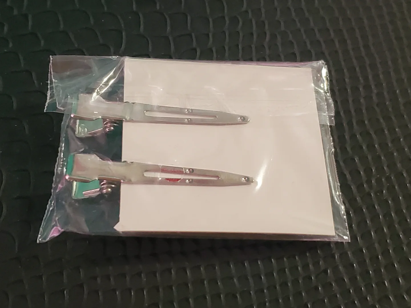 Pair of Silver Glitter Hair Clips (Sephora holiday set item) image indicator(6)