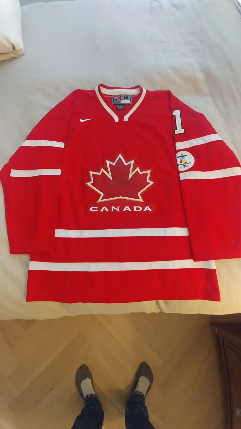 Roberto Luongo Team Canada 2010 Vancouver Olympics Jersey Size M thumbnail