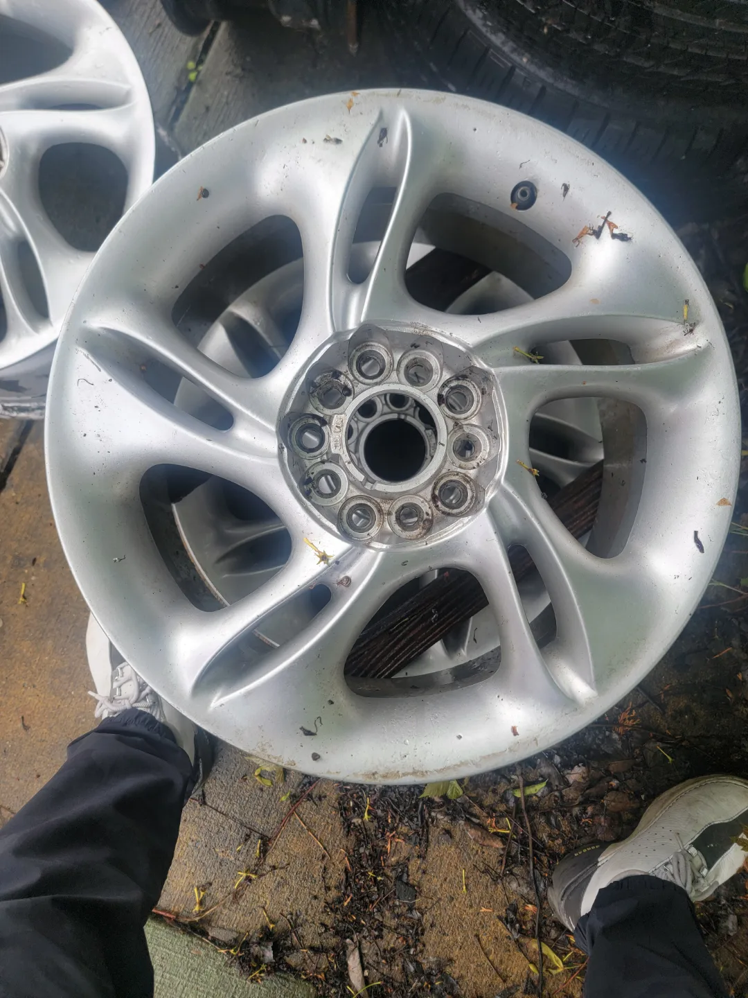 5x114.3 pattern 16" x 7" Enkei rims Offset 40 image indicator(4)