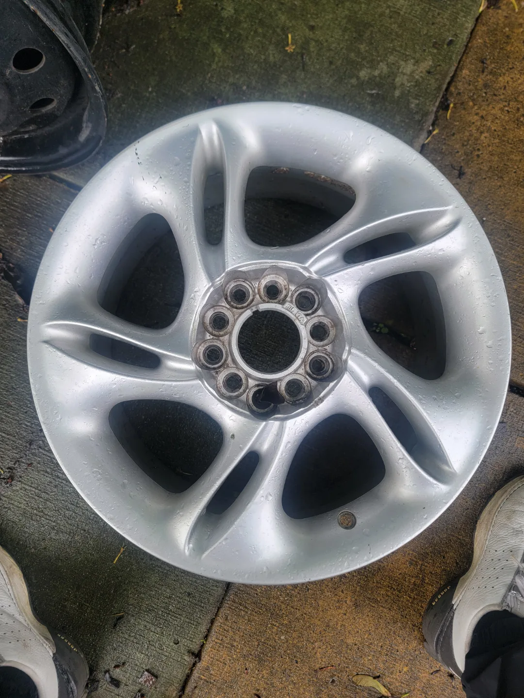 5x114.3 pattern 16" x 7" Enkei rims Offset 40 image indicator(6)