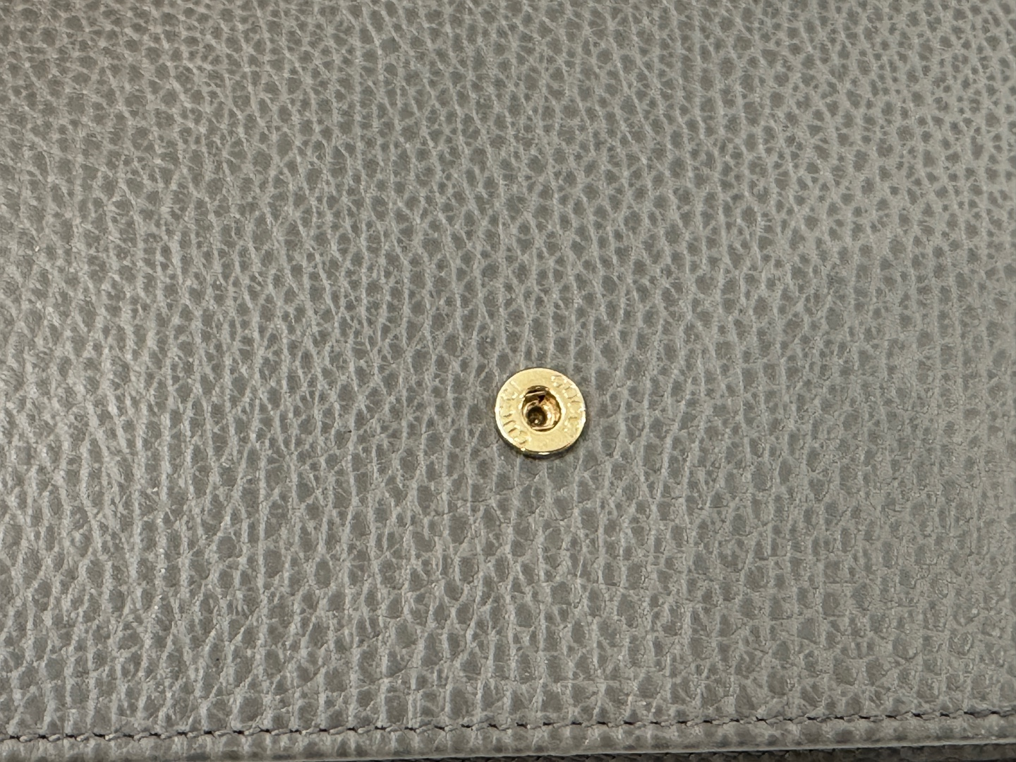 Gucci Grey Pebbled Leather Chain Wallet on Chain - photo 5