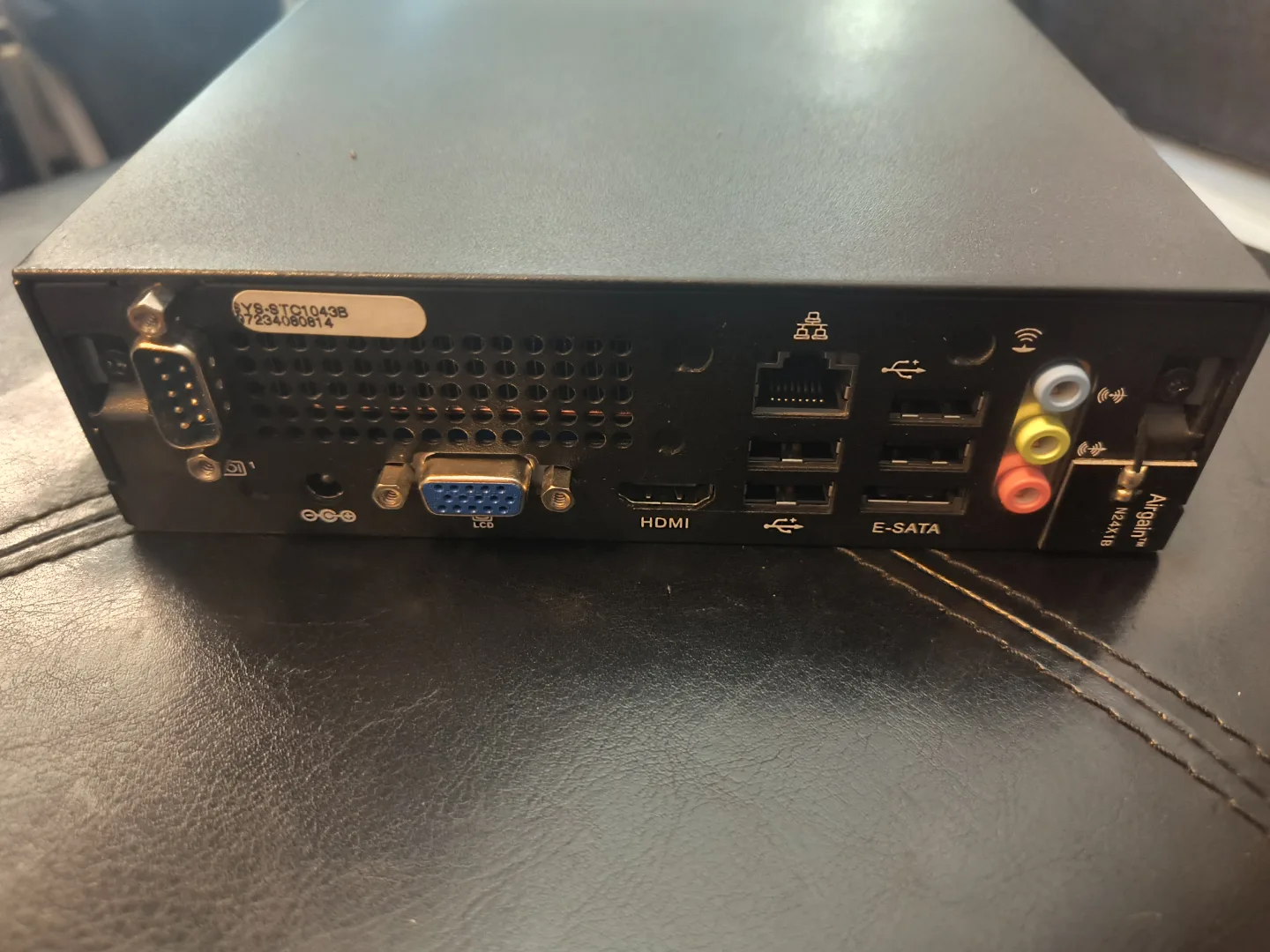 Mini Desktop PC/Media box with Wi-Fi thumbnail