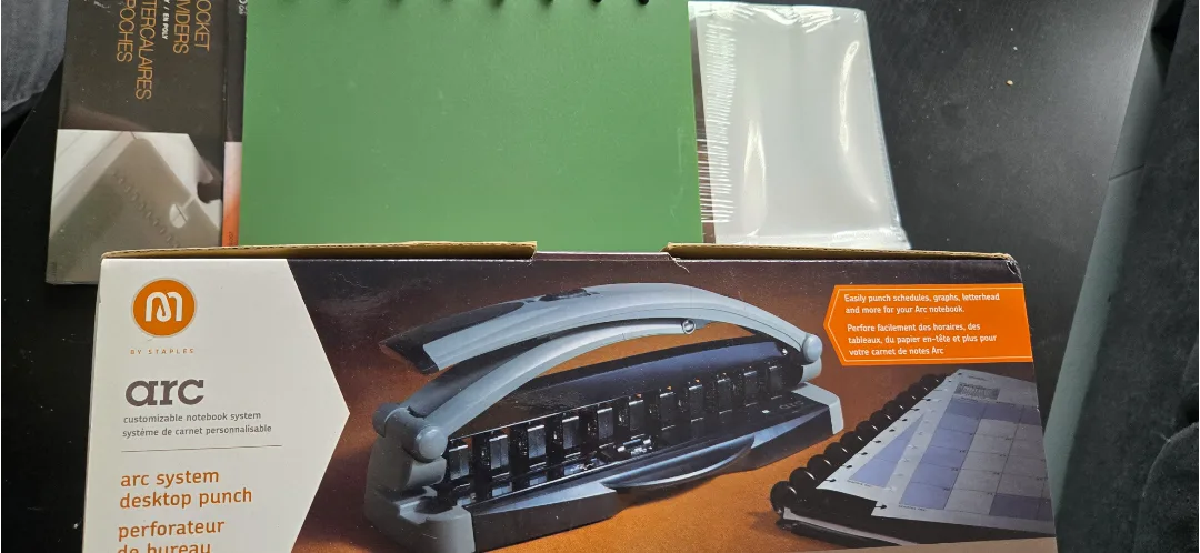 Staples Arc Customizable Notebook System thumbnail