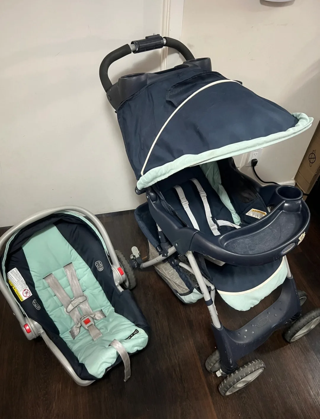 Graco Travel System Stroller and Infant Car Seat thumbnail