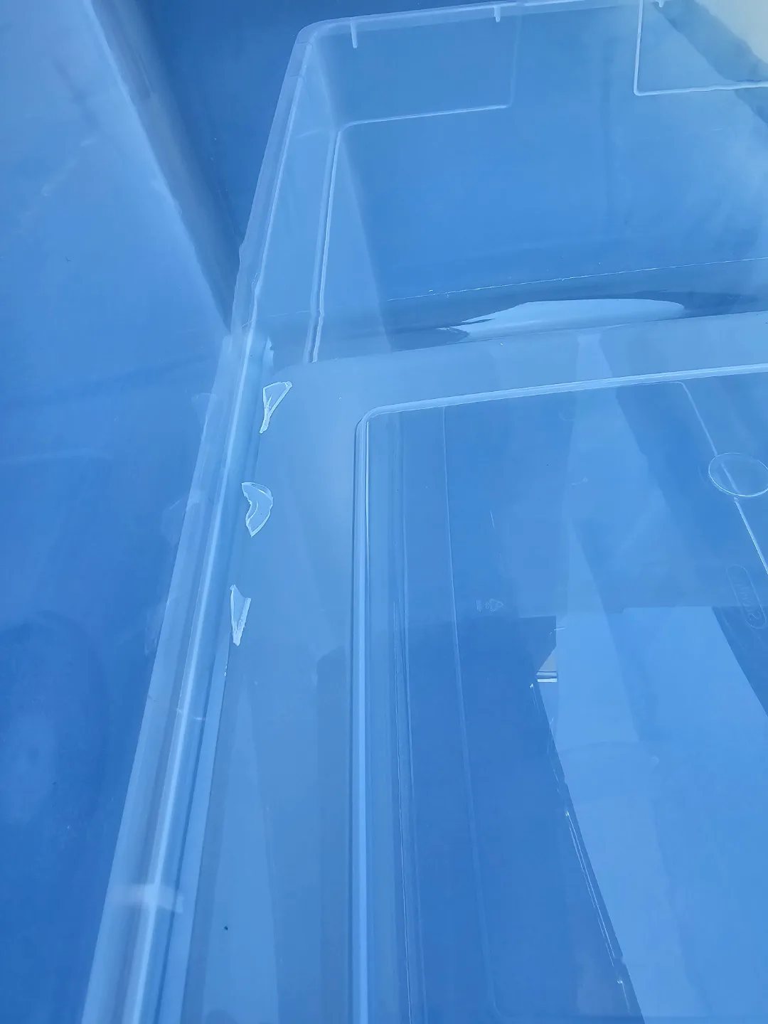 Sterilite 85 L/90 QT. Storage Box w/ Lid, White **CRACKED** image indicator(4)